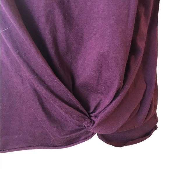 3/$20 bundle Hippie laundry tee with twist detail size L - Picture 3 of 7